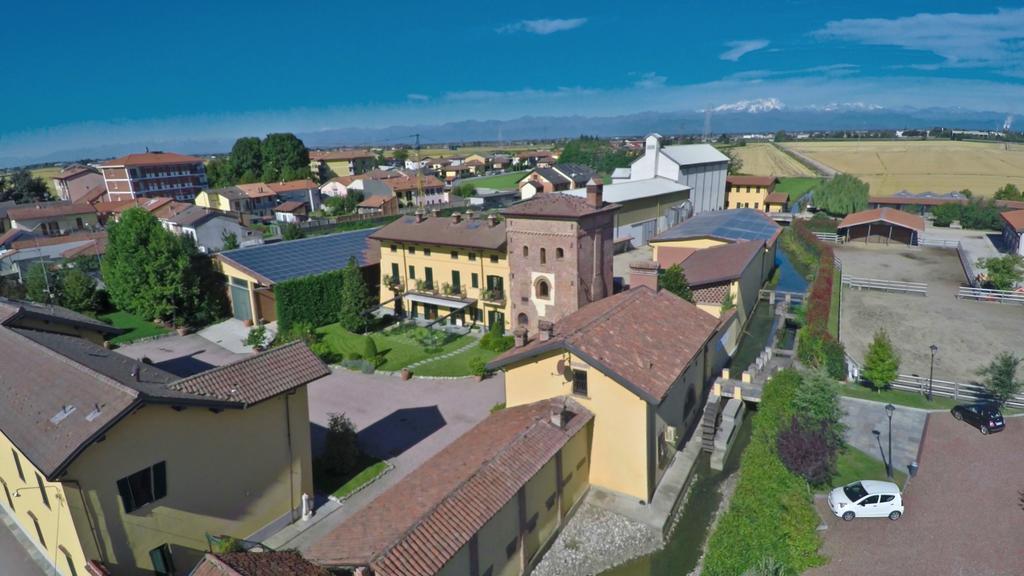 La Torre Dei Canonici Lumellogno ภายนอก รูปภาพ